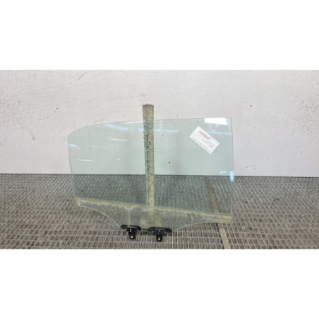 Vitre arriere droit HYUNDAI I 20 2 Photo n°1