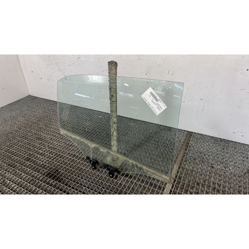 Vitre arriere droit HYUNDAI I 20 2 Photo n°3