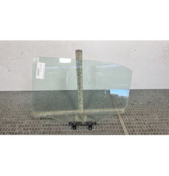 Vitre arriere gauche HYUNDAI I 20 2 Photo n°1