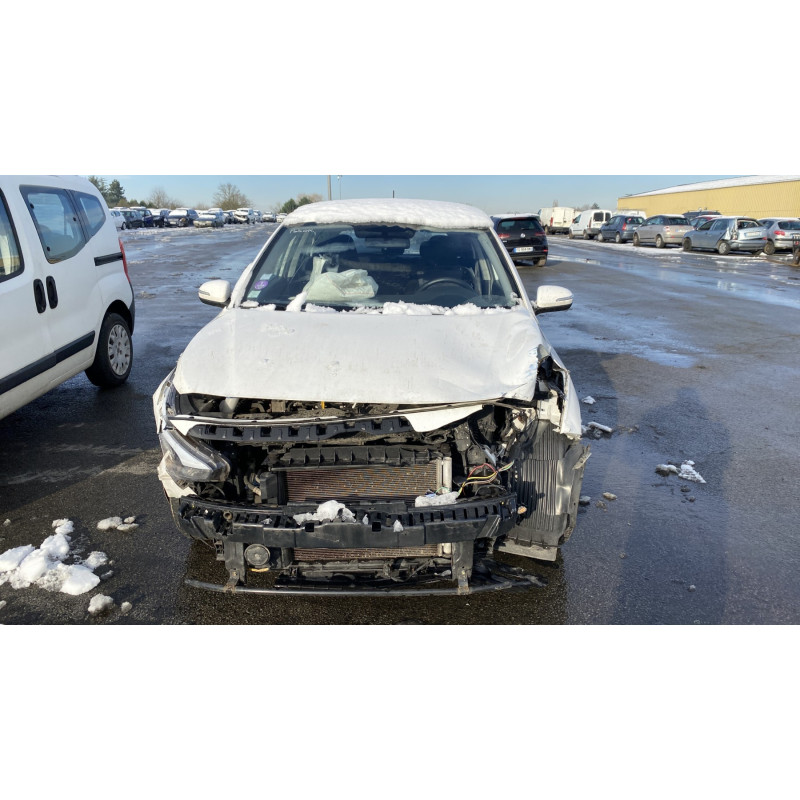 Bouton de warning HYUNDAI I 20 2 Photo n°11