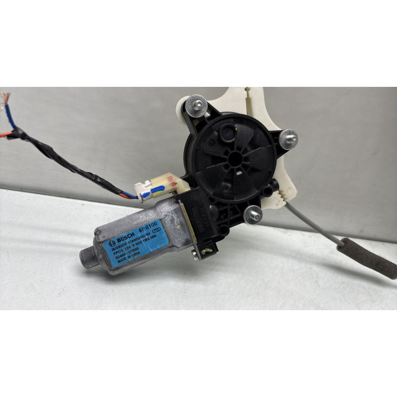 Leve vitre electrique avant droit HYUNDAI I 20 2 Photo n°5
