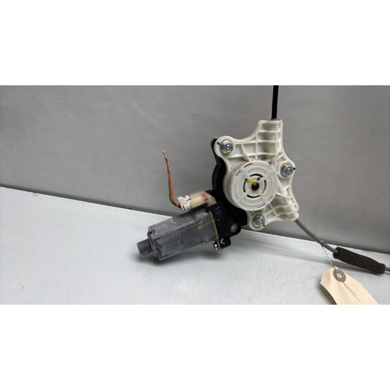Leve vitre electrique avant gauche HYUNDAI I 20 2 Photo n°4