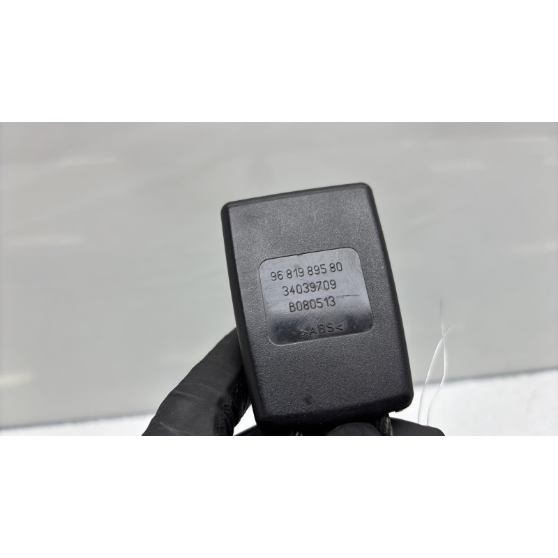 Attache ceinture avant gauche PEUGEOT 5008 1 Photo n°5