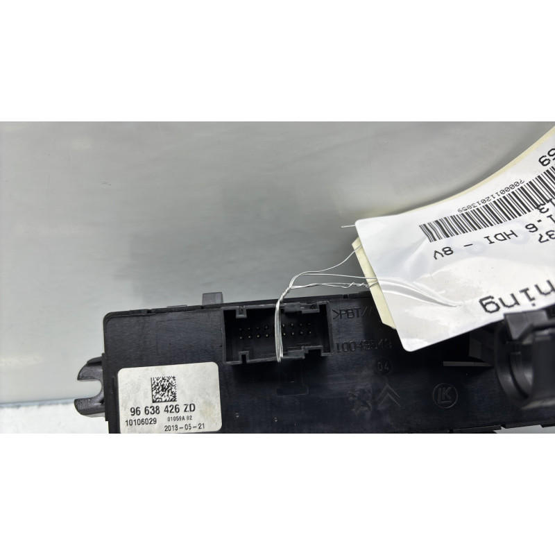 Bouton de warning PEUGEOT 5008 1 Photo n°3