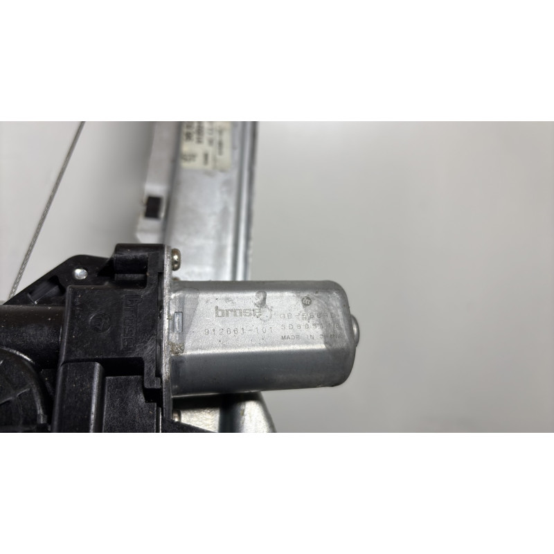 Leve vitre electrique avant droit PEUGEOT 5008 1 Photo n°10