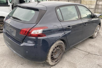 Attache ceinture avant droit PEUGEOT 308 2