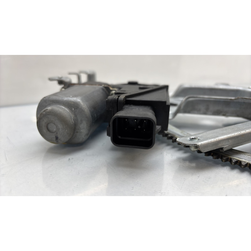 Leve vitre electrique avant droit OPEL MERIVA A Photo n°4