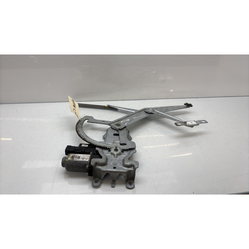 Leve vitre electrique avant droit OPEL MERIVA A Photo n°6