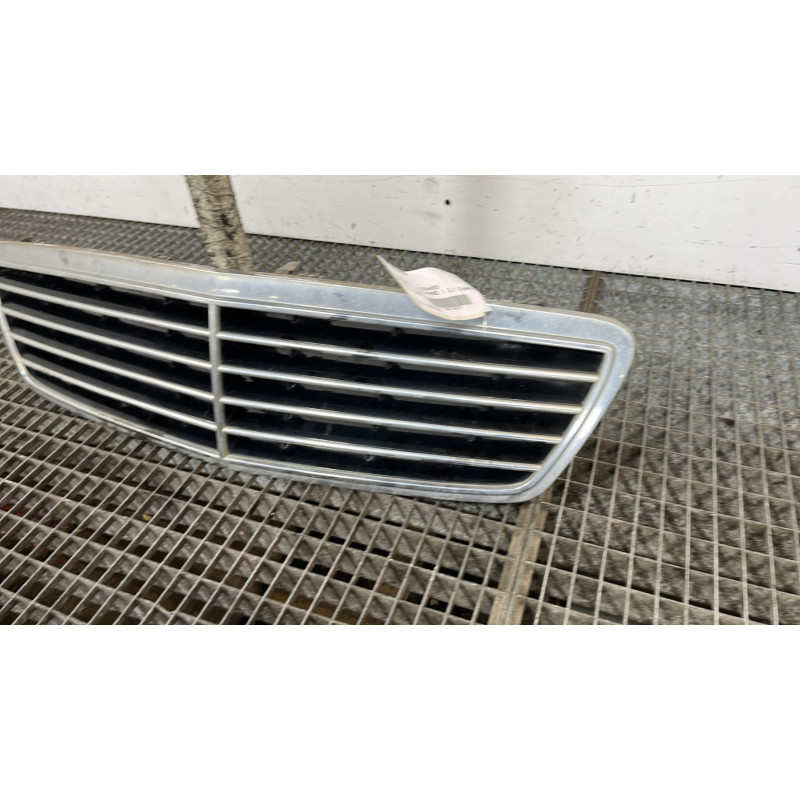 Calandre MERCEDES CLASSE C 203 Photo n°3