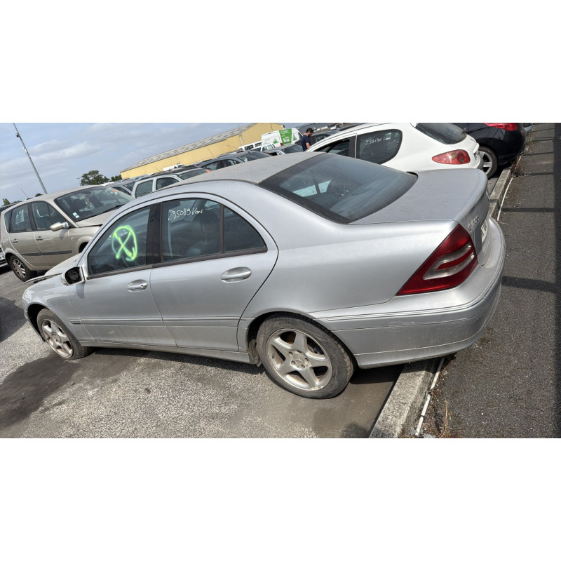 Calandre MERCEDES CLASSE C 203 Photo n°10