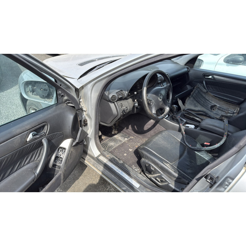 Calandre MERCEDES CLASSE C 203 Photo n°13