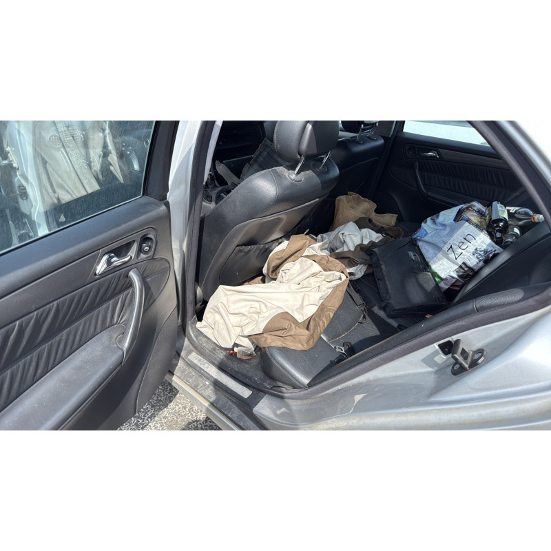 Calandre MERCEDES CLASSE C 203 Photo n°14