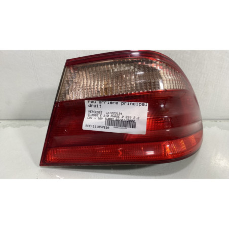 Feu arriere principal droit (feux) MERCEDES CLASSE E 210 Photo n°1