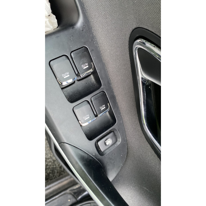 Bouton de warning KIA CEE-D 2 Photo n°13