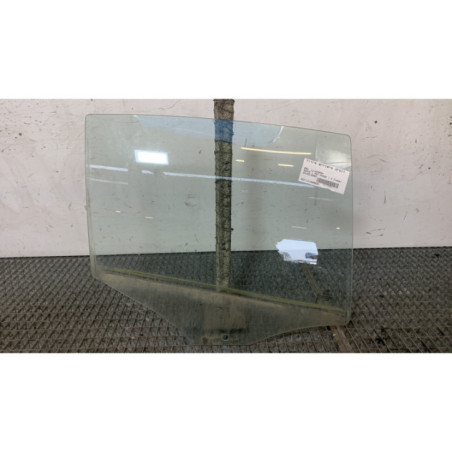 Vitre arriere droit BMW SERIE 1 E87 Photo n°1
