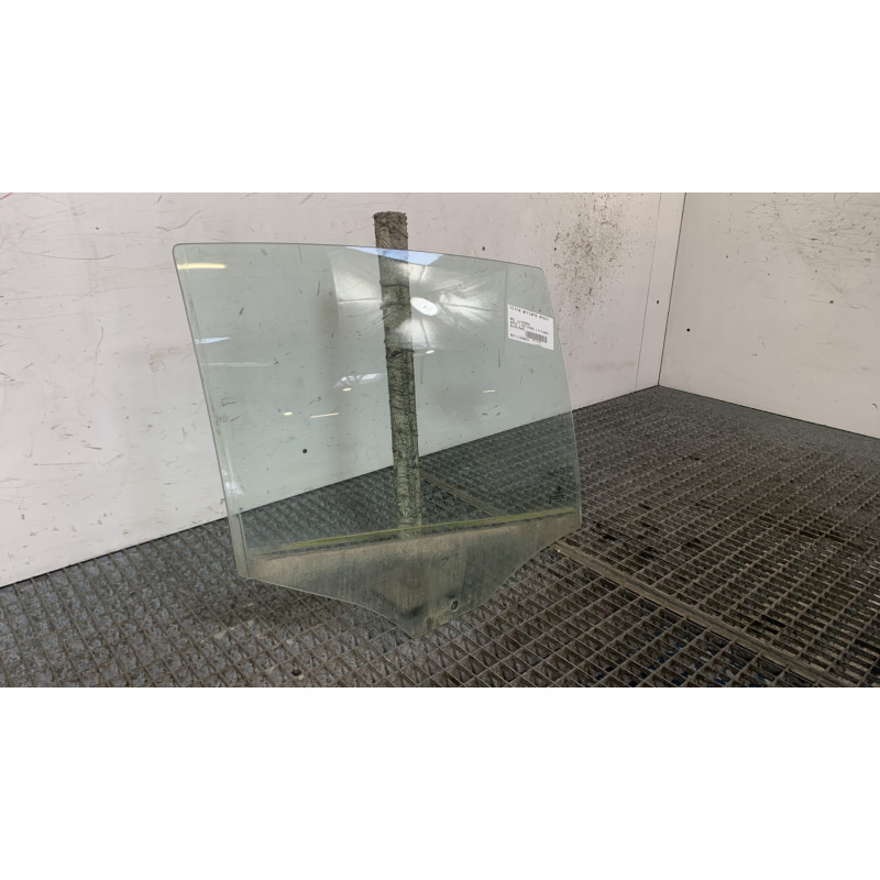 Vitre arriere droit BMW SERIE 1 E87 Photo n°2