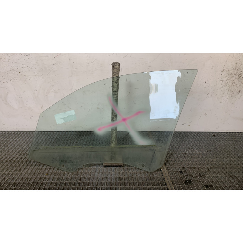 Vitre avant droit BMW SERIE 1 E87 Photo n°4