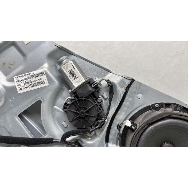 Leve vitre electrique arriere gauche KIA SPORTAGE 3 Photo n°2