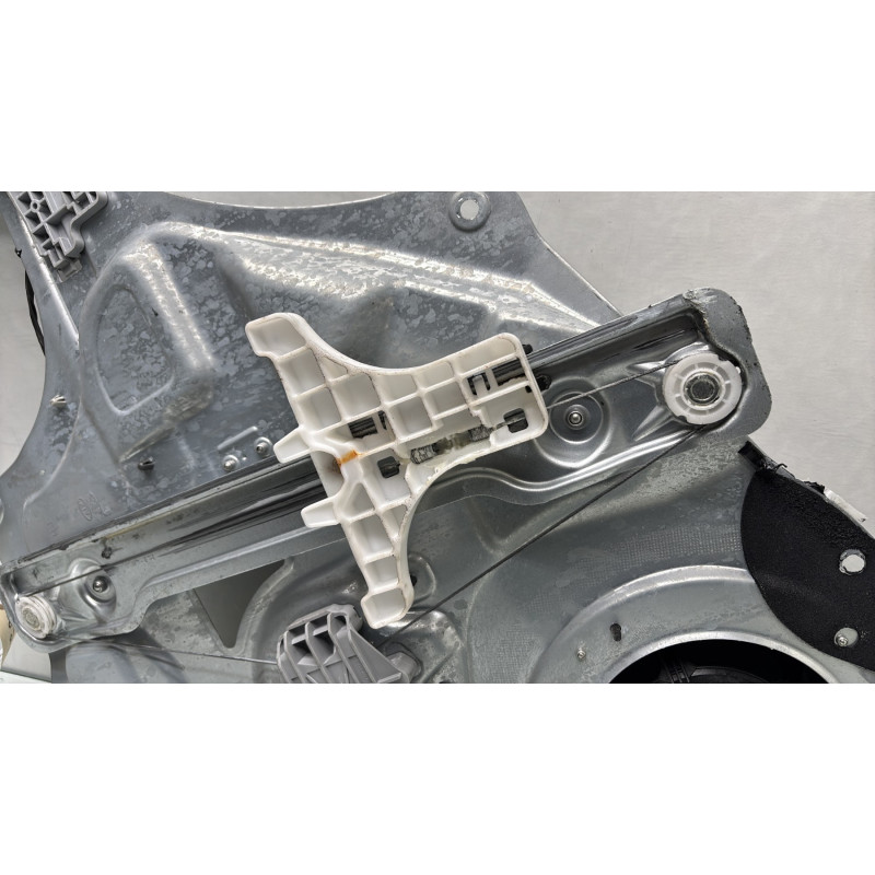 Leve vitre electrique arriere gauche KIA SPORTAGE 3 Photo n°5
