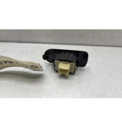 Interrupteur de leve vitre arriere gauche DACIA DUSTER 1