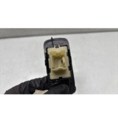 Interrupteur de leve vitre arriere gauche DACIA DUSTER 1