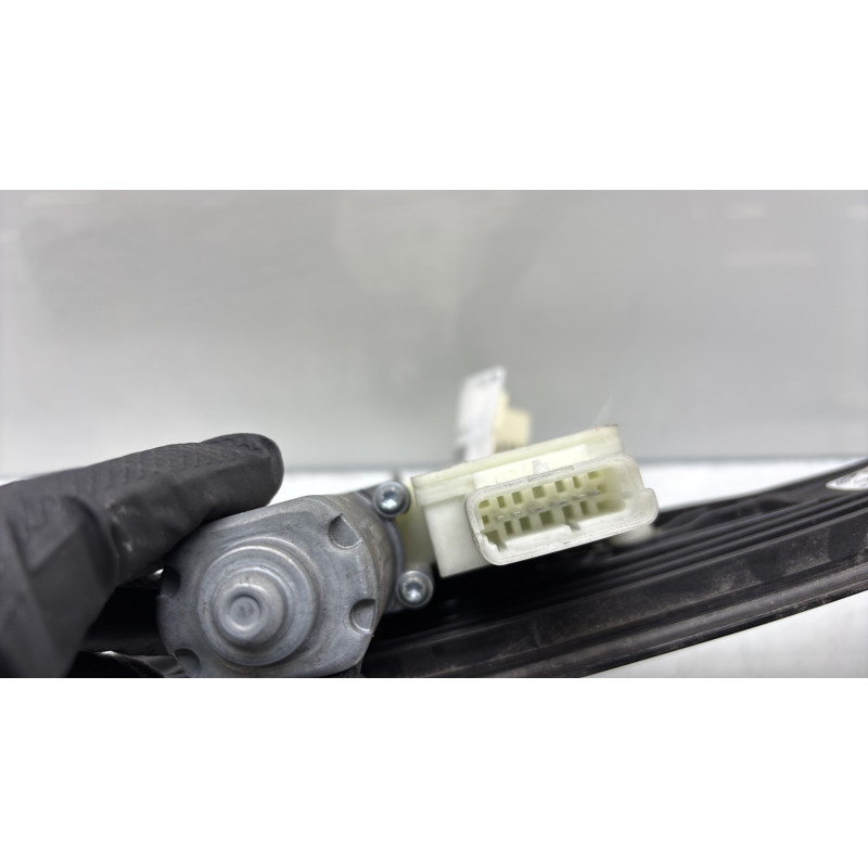 Leve vitre electrique avant gauche RENAULT CLIO 5 Photo n°4