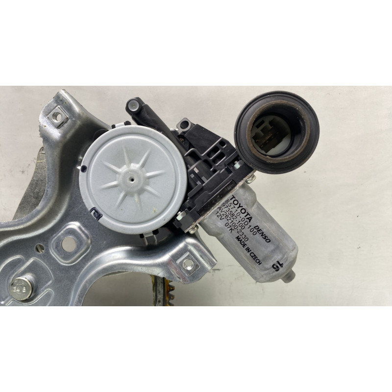 Leve vitre electrique avant droit TOYOTA AURIS 1 Photo n°2