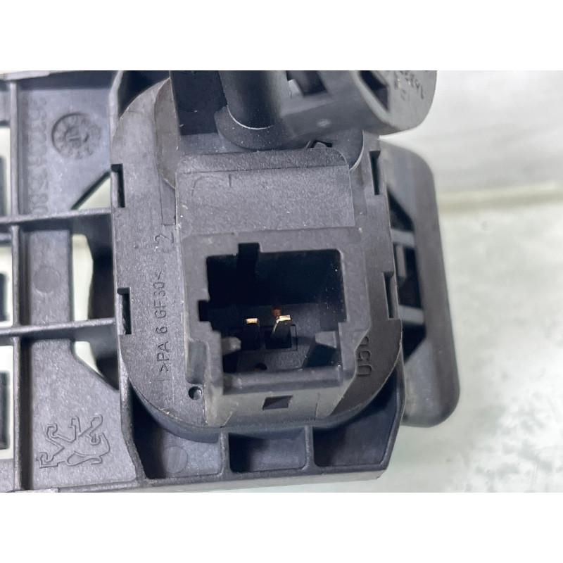 Bouton de coffre PEUGEOT 607 Photo n°4