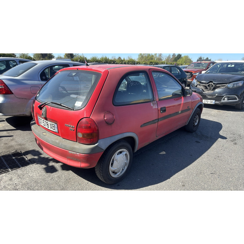 Vitre avant gauche OPEL CORSA B Photo n°7