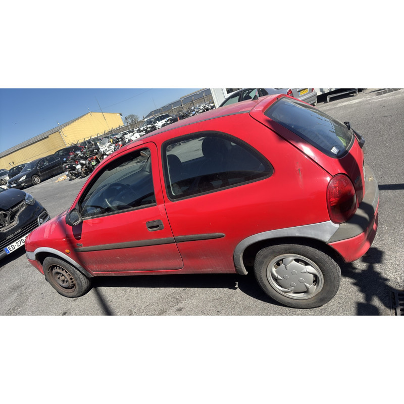 Vitre avant gauche OPEL CORSA B Photo n°11
