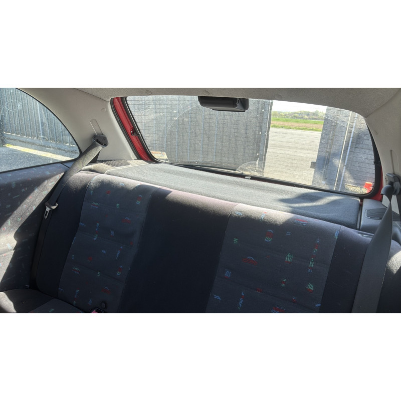 Vitre avant gauche OPEL CORSA B Photo n°14