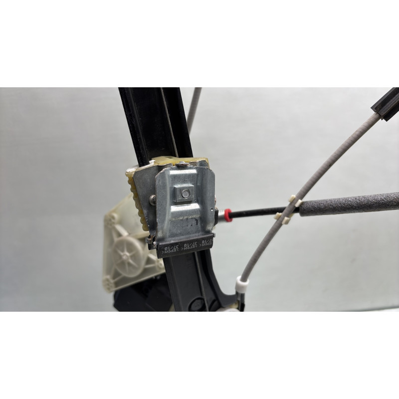 Leve vitre electrique avant droit VOLKSWAGEN POLO 5 Photo n°3