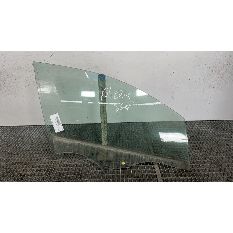 Vitre avant droit RENAULT CLIO 5 Photo n°1