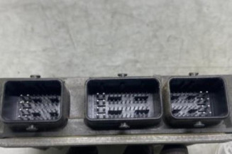 Calculateur moteur RENAULT CLIO 3