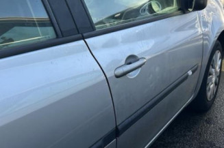 Calculateur moteur RENAULT CLIO 3