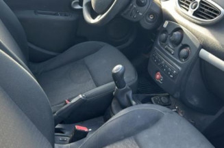 Calculateur moteur RENAULT CLIO 3