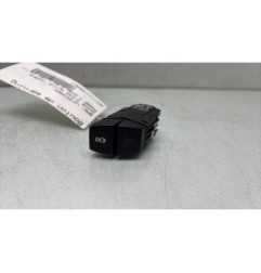 Bouton de warning BMW SERIE 2 F45 ACTIVE Photo n°1