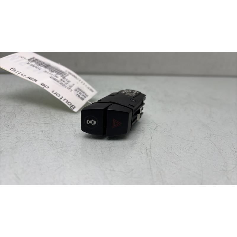 Bouton de warning BMW SERIE 2 F45 ACTIVE Photo n°1
