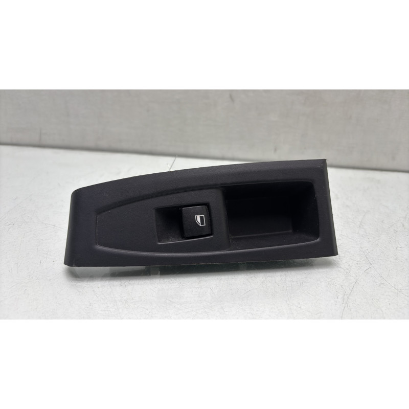 Interrupteur de leve vitre arriere gauche BMW SERIE 2 F45 ACTIVE Photo n°1