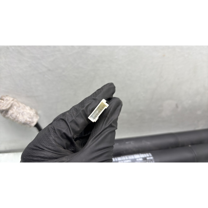 Verin de coffre BMW SERIE 2 F45 ACTIVE Photo n°3