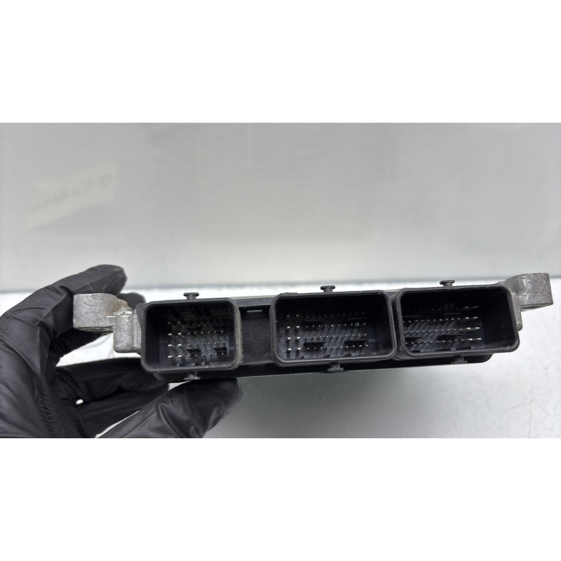 Calculateur moteur RENAULT TWINGO 2 Photo n°4