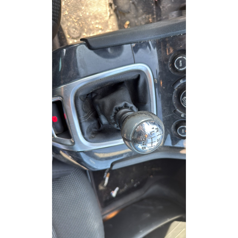 Poignee porte avant gauche PEUGEOT 5008 1 Photo n°18