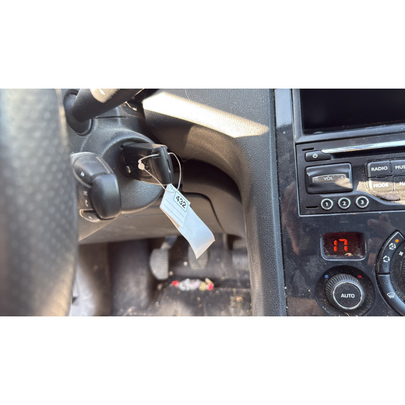 Poignee porte avant gauche PEUGEOT 5008 1 Photo n°20