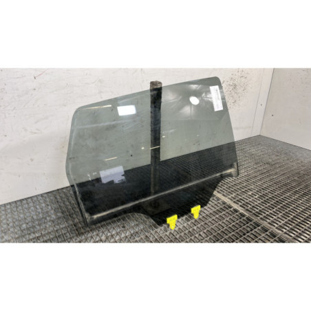 Vitre arriere droit NISSAN QASHQAI 1