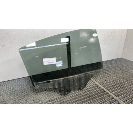 Vitre arriere droit PEUGEOT 208 1