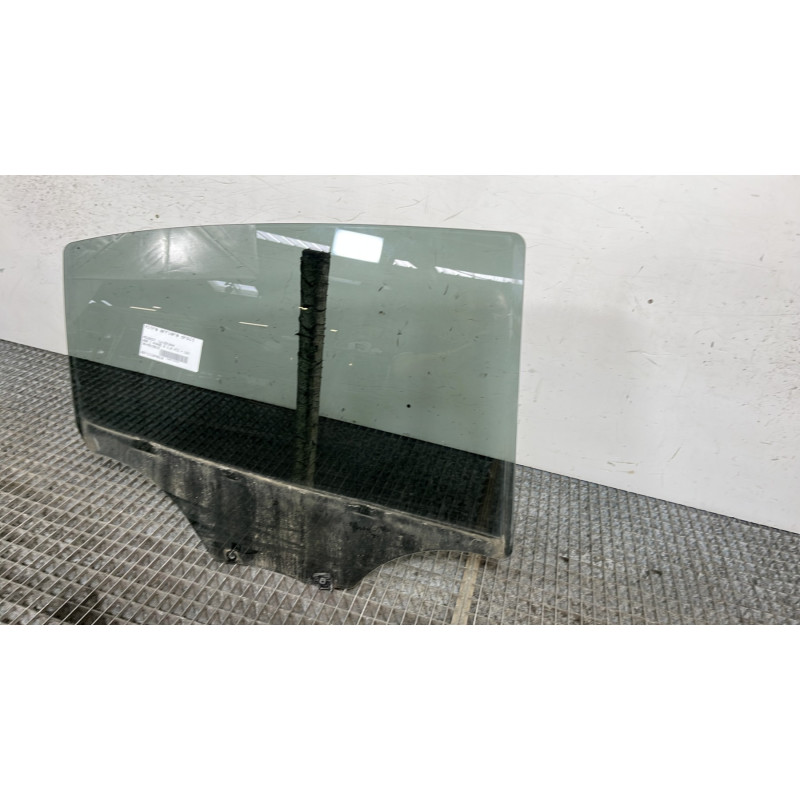Vitre arriere droit PEUGEOT 208 1 Photo n°3