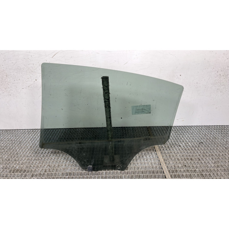 Vitre arriere droit PEUGEOT 208 1 Photo n°4