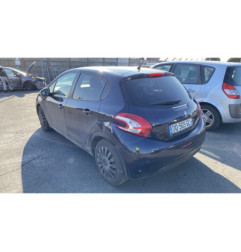 Attache ceinture avant droit PEUGEOT 208 1