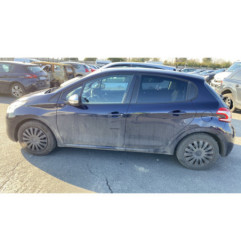 Attache ceinture avant droit PEUGEOT 208 1