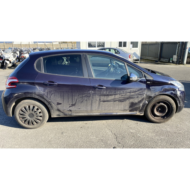 Attache ceinture avant droit PEUGEOT 208 1 Photo n°18